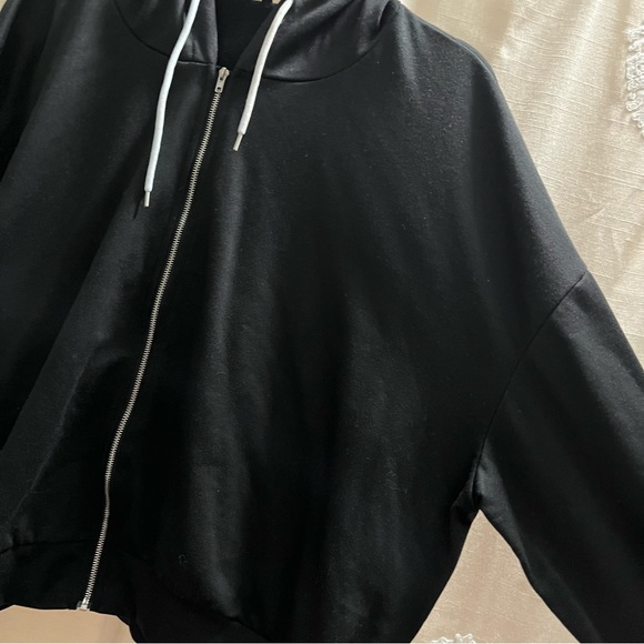 Black Cropped Drop Sleeve Zip Hoodie - Picture 3 of 10